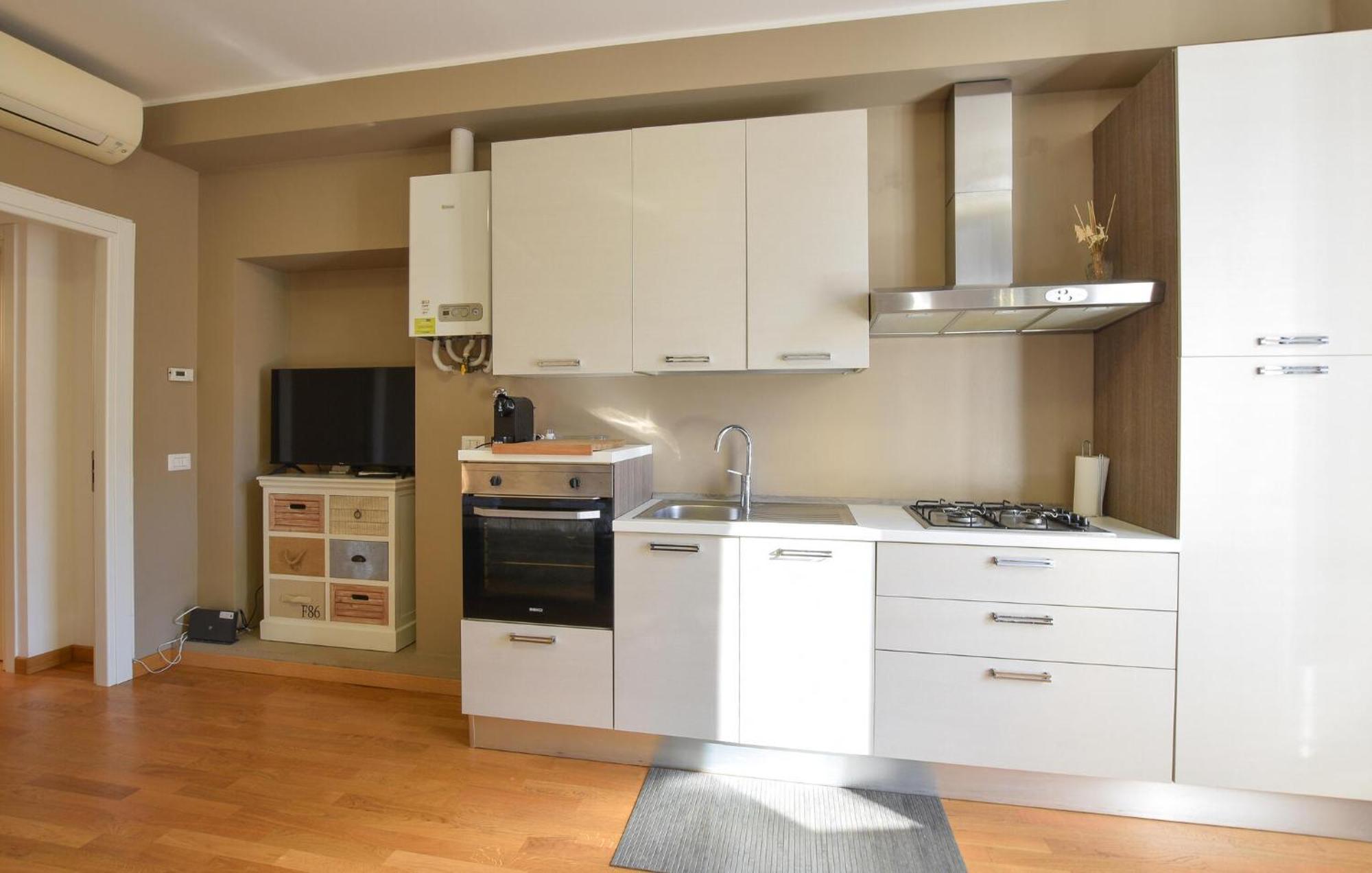 Stunning In With Kitchen Mailand